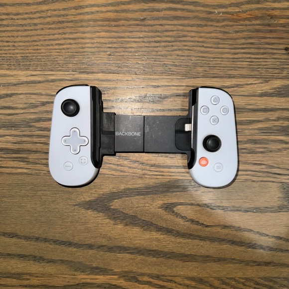 BACKBONE Mobile Gaming Controller for iPhone (Lightning) - Picture 1 of 4